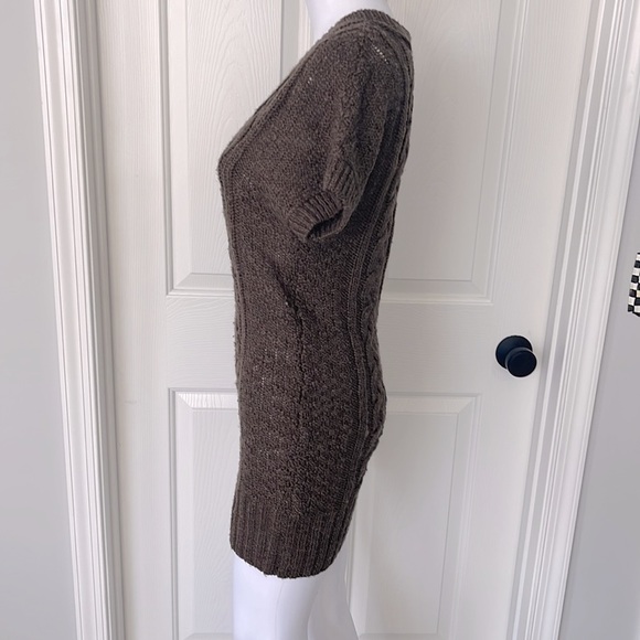 A&F Loose Knit Brown Cable V Neck Sweater- Small - Picture 6 of 6